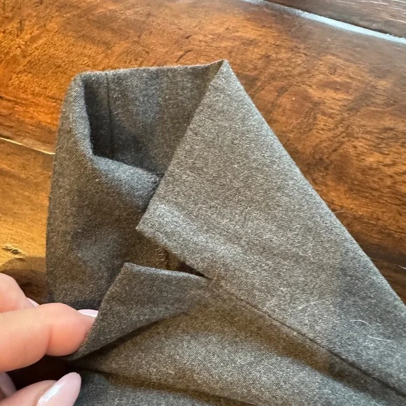 Women’s Banana Republic Hayden Tapered Pant in Heathered Charcoal- Size 2 - Picture 6 of 15